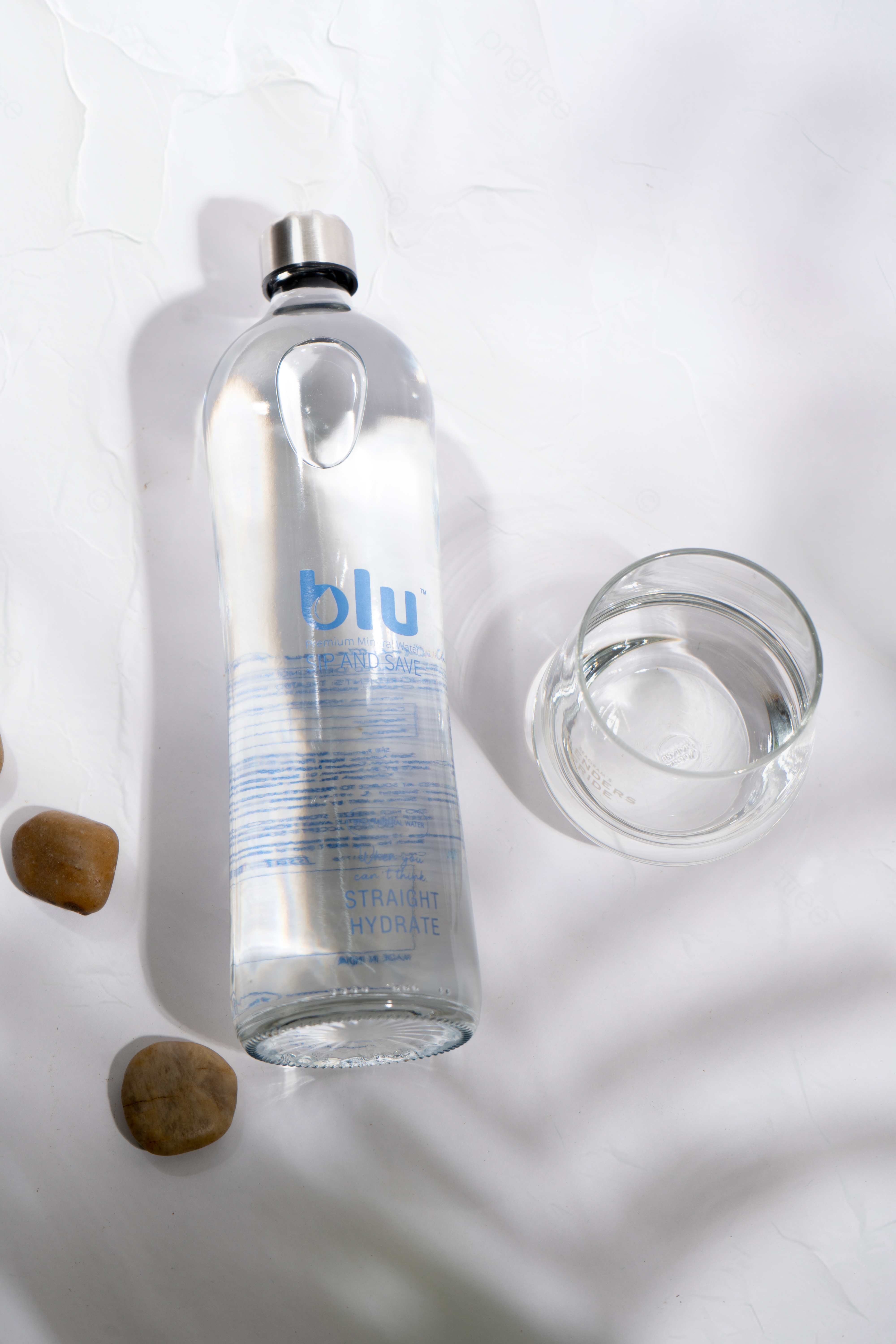 Blu Premium bottle with glass and natural stones